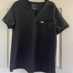 FIGS Women’s Catarina One Pocket Scrub Top (Black) -Size Medium